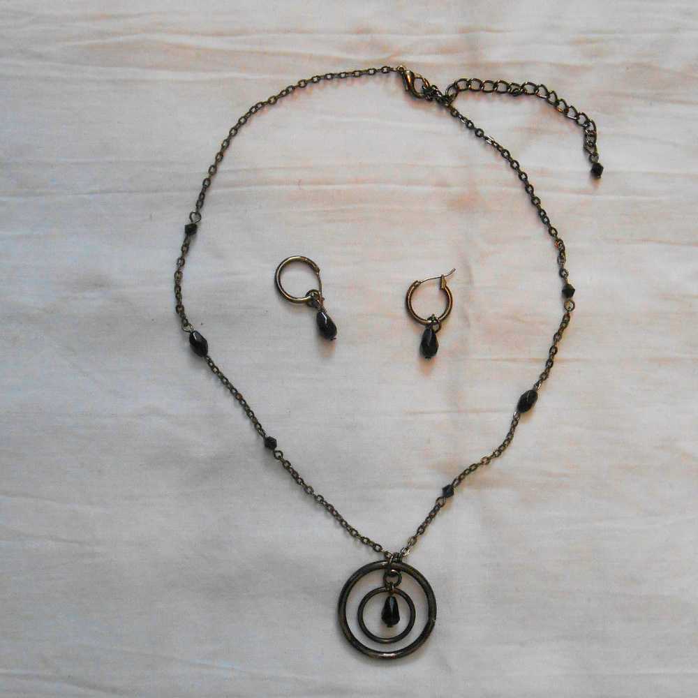 18" black double circle necklace with earrings